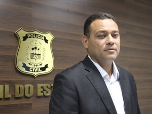 Delegado Riedel Batista confirma que mulher fingiu sequestro e gravidez (Foto: Fernando Brito/G1