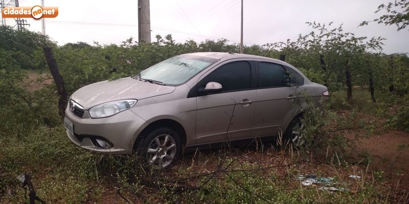 Dupla armada assalta secretário e levam o carro da vítima em Patos Piauí 1 carro