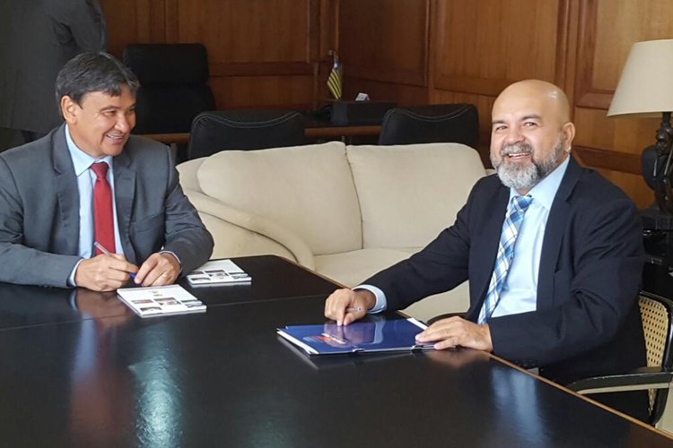 W. Dias solicita postos de combustíveis nos aeroportos do sul do PI 1