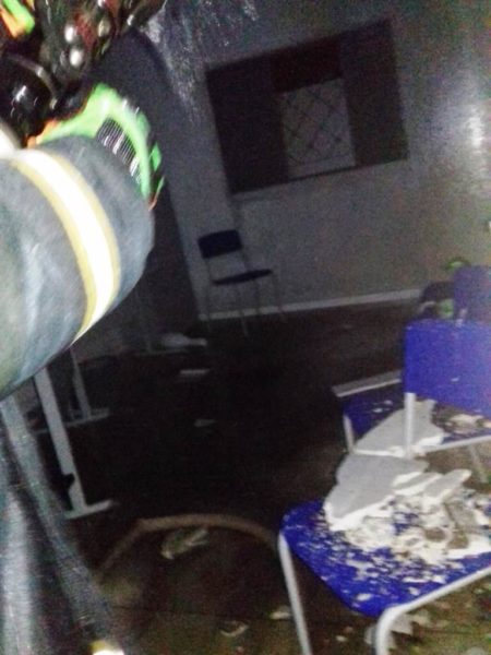 Incêndio causa prejuízos na Escola Municipal Dorinha Xavier em Picos (PI) 3 incendio3