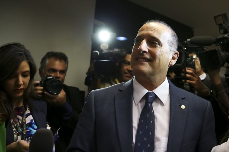 Chefe de gabinete e assessor especial do ministro são exonerados pelo MEC 1 onyx1