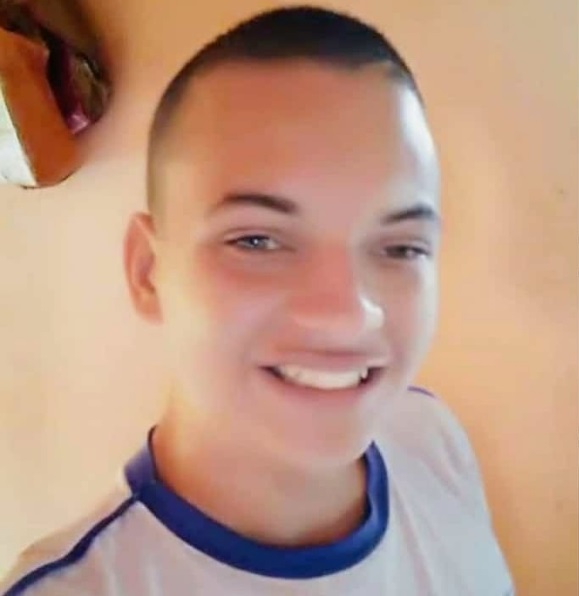 Jovem de 15 anos morre eletrocutado ao usar celular na tomada no PI 1 Emanuel