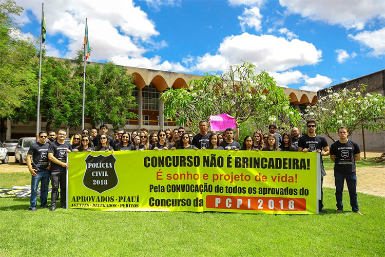 Aprovados em concurso da Polícia Civil do Piauí protestam por convocação 1 conce