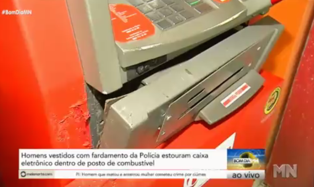 Dupla vestida com farda da PM arromba caixa eletrônico em posto no Piauí 1 fios