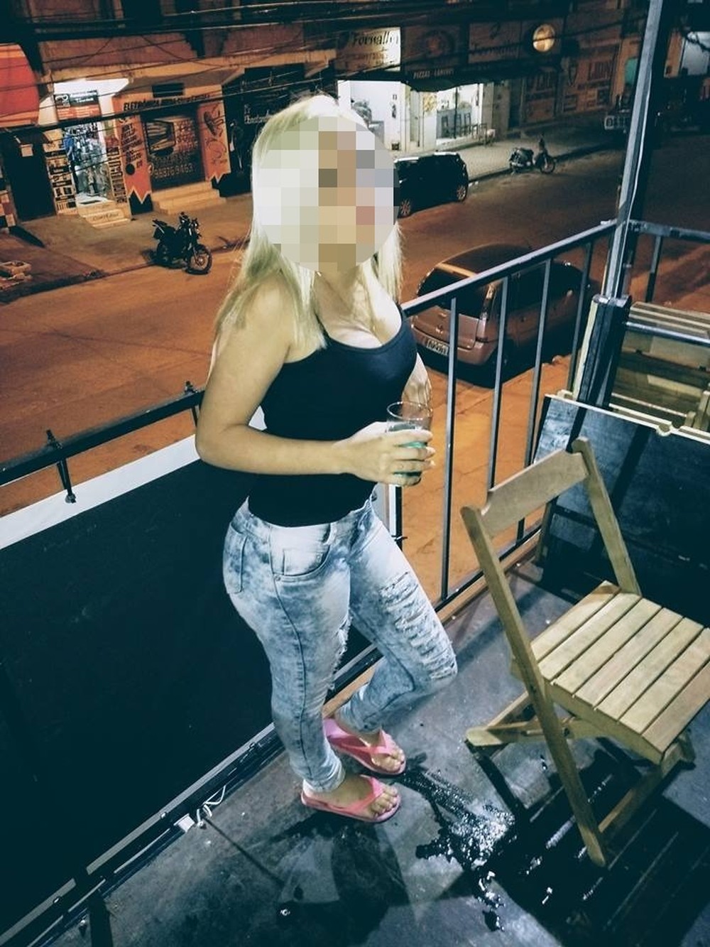 Jovem diz que foi estuprada por policiais em viatura 1 jovem
