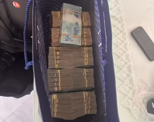 Vereador joga dinheiro pela janela antes de ser preso pela PF
