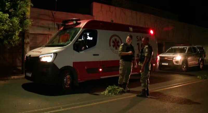 Ambulância do Samu e viatura da Polícia Militar, Piauí — Foto: Reprodução/TV Clube