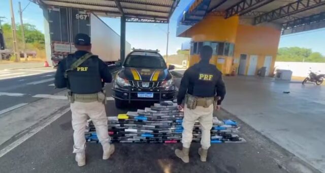 PRF encontra quase 140 kg de cocaína escondida em compartimento oculto de ônibus no Piauí — Foto: PRF-PI