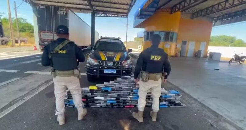 PRF encontra quase 140 kg de cocaína escondida em compartimento oculto de ônibus no Piauí — Foto: PRF-PI