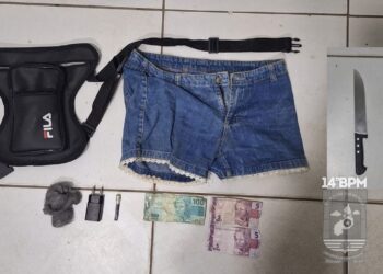 Mulher é presa em Oeiras suspeita de furto a idoso; faca foi encontrada durante abordagem 6 Policia Militar Oeiras e1752966973494