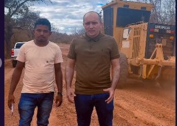 Santa Rosa do Piauí recupera estrada vicinal entre Santana e Barra do Rio