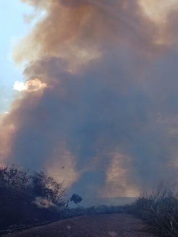 Incêndio de grandes proporções atinge o Cânion do Viana, no Sul do Piauí. — Foto: Reprodução