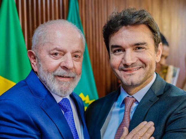 Celso Sabino e o presidente Luiz Inácio Lula da Silva durante reunião Ministerial, no Palácio do Planalto em agosto de 2024 — Foto: Ricardo Stuckert/PR