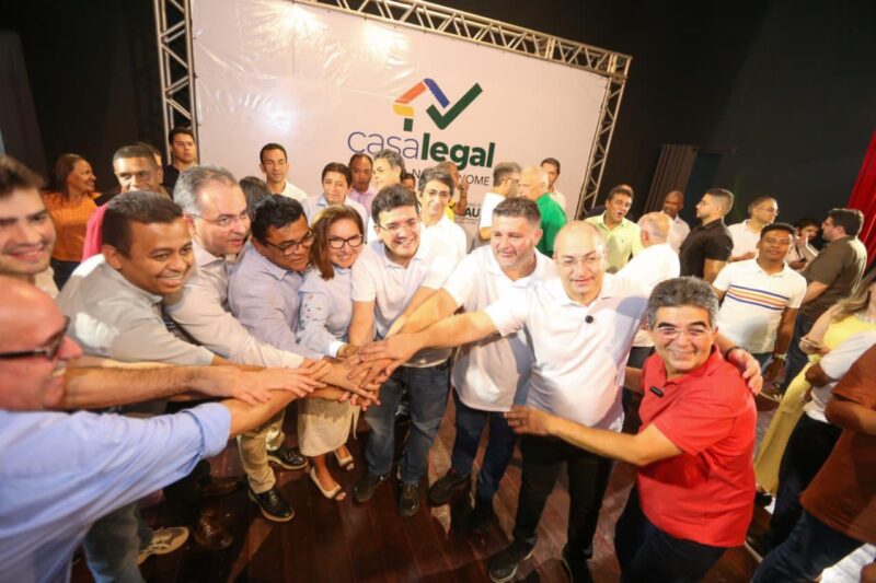 Governo do Piauí entrega 80 registros de imóveis em Oeiras - ( Foto: SECOM )