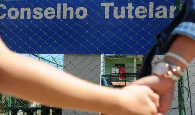 conselho tutelar placa fachada mãos criança — Foto: Jhonatan Viera/Sejus-DF