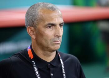 Tunísia troca de treinador após estreia desastrosa contra a Suécia 8 115276125 tunisias french head coach sabri lamouchi looks on ahead of the 2026 world cup group f fo