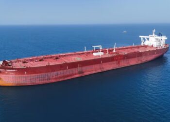 Petróleo fecha em alta após suspensão de negociações entre EUA e Irã 2 2026 05 20t124309z 102266176 rc28rkar9hym rtrmadp 3 iran crisis hormuz crossing